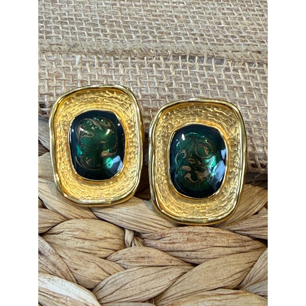 Georgiou Vintage Gold Tone Emerald Green Enamel Textured Clip On Earrings
